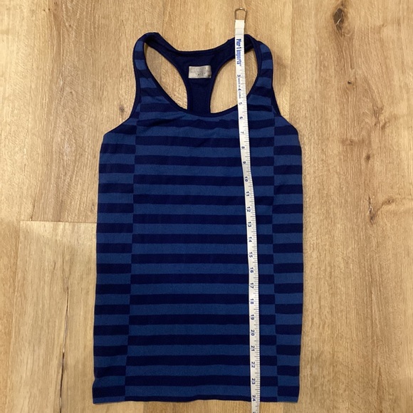 Athleta Rev Up Stripe Tank Size M - Picture 9 of 9